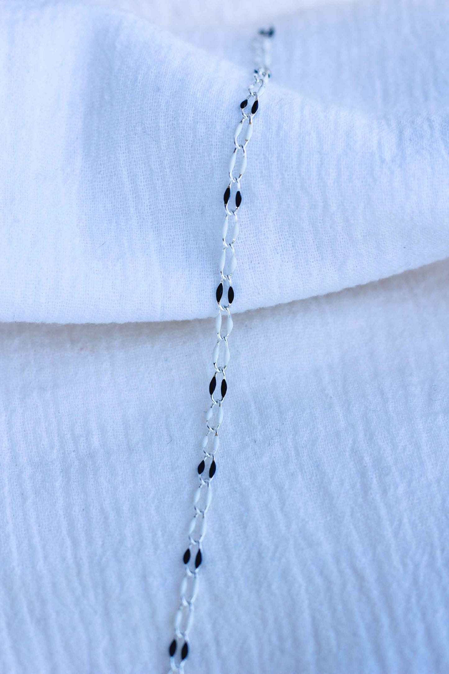 Black and White Enamel Chain, SP111