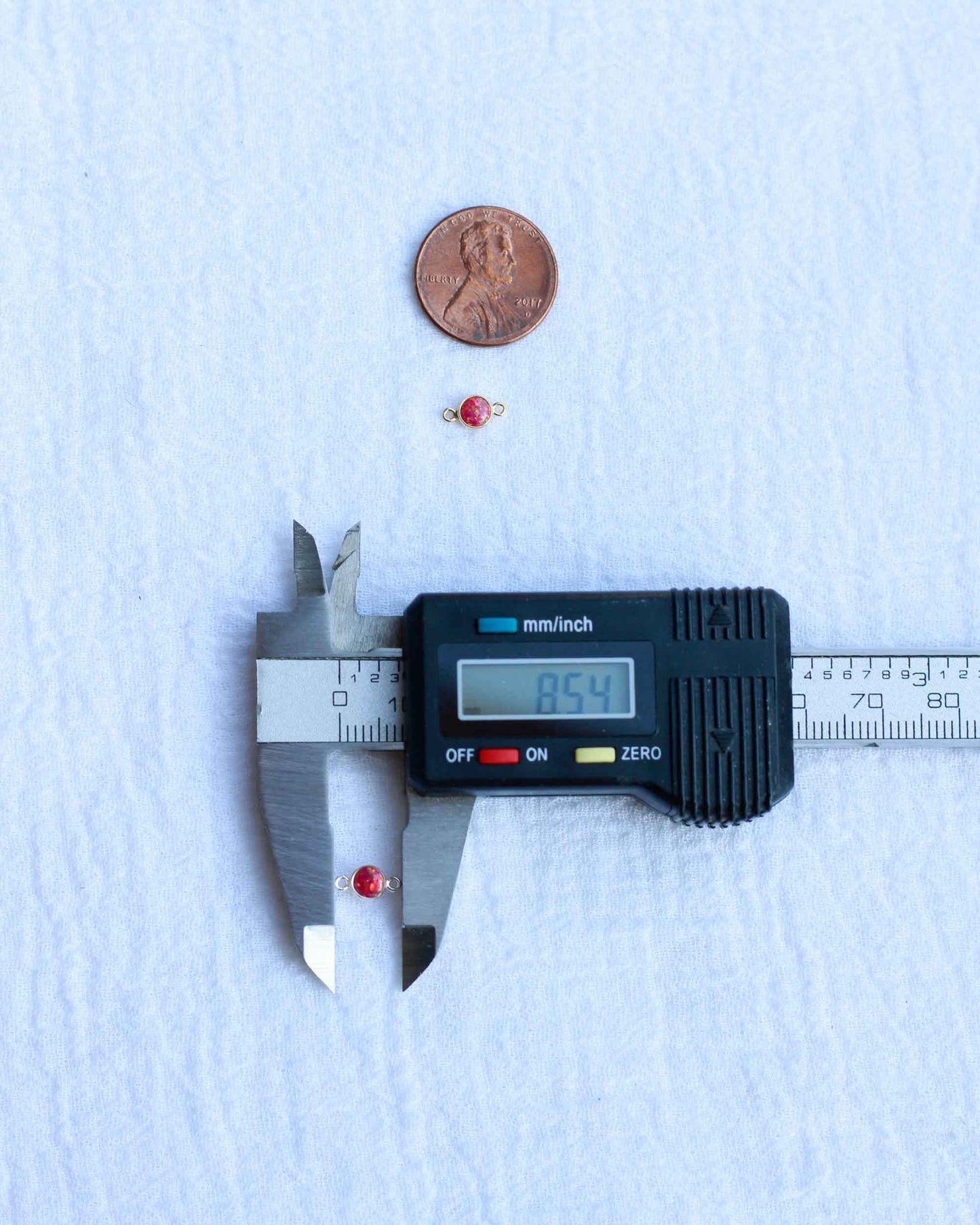 4mm Red Opal Connector, CN236