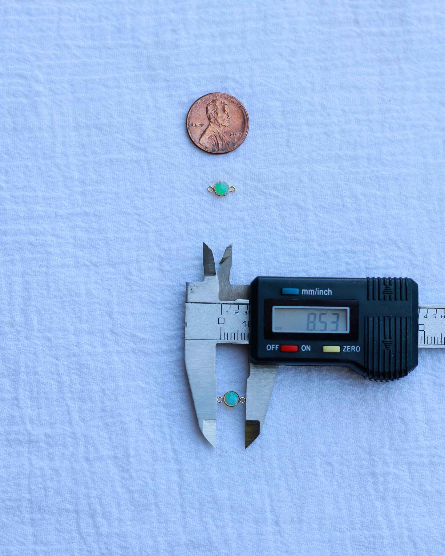 4mm Light Green Opal Connector, CN239
