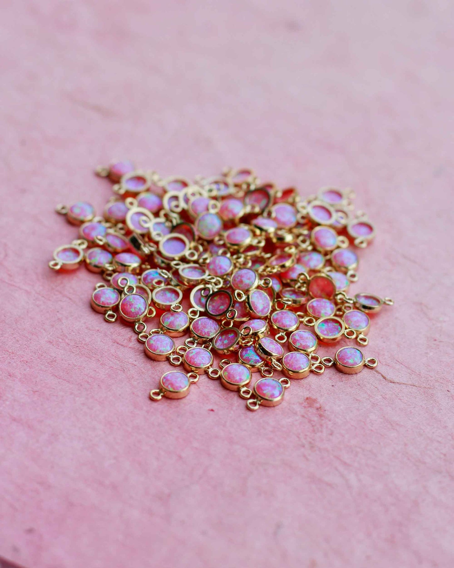 4mm Peach Opal Connector, CN240