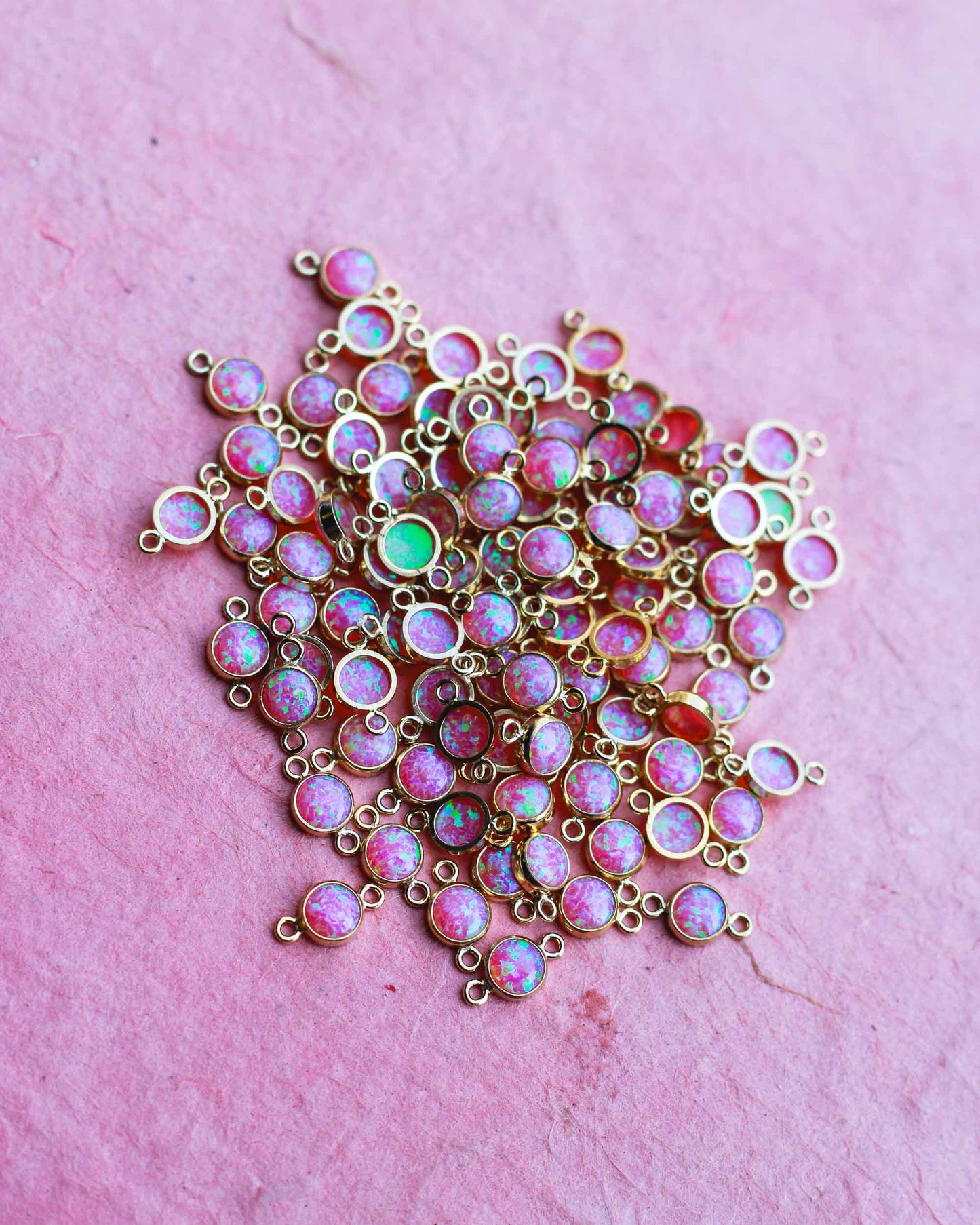 4mm Peach Opal Connector, CN240