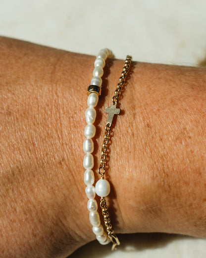 Pearl Stretch Bracelet w/ Gold Bead, BR69