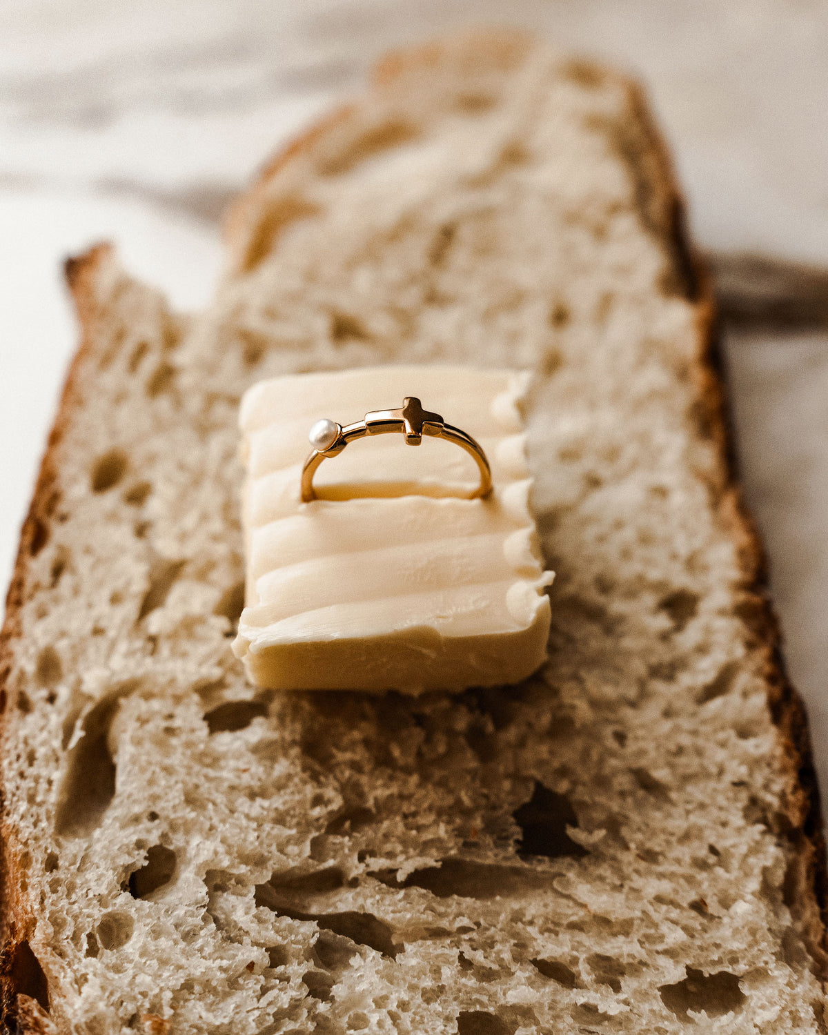 Cross Ring with Pearl, R76