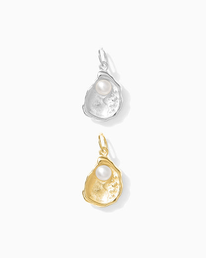 Oyster with Freshwater Pearl Charm, CH67