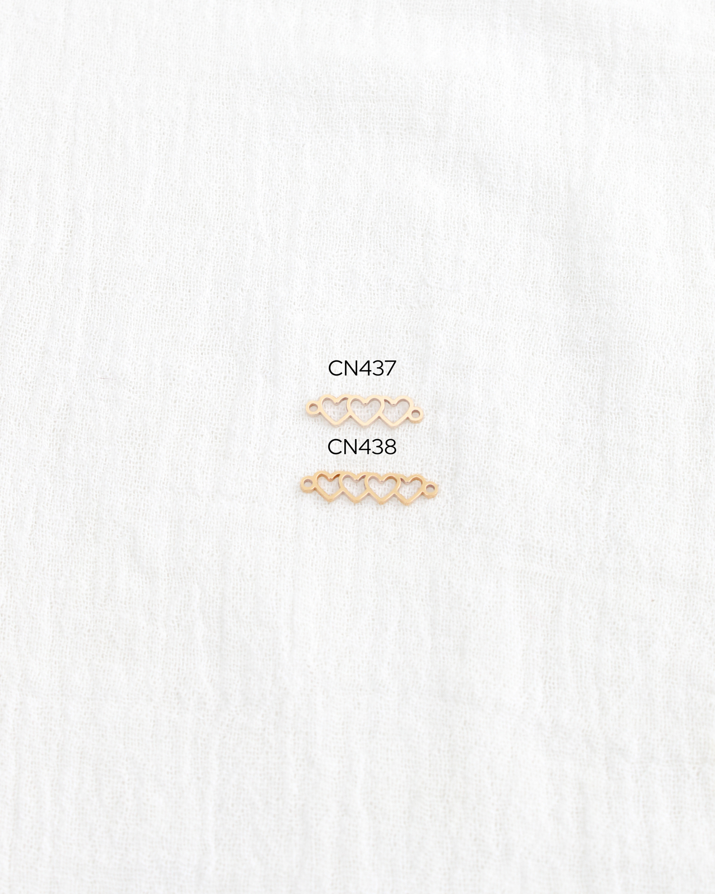 4 Linked Heart Outline Connector. CN438