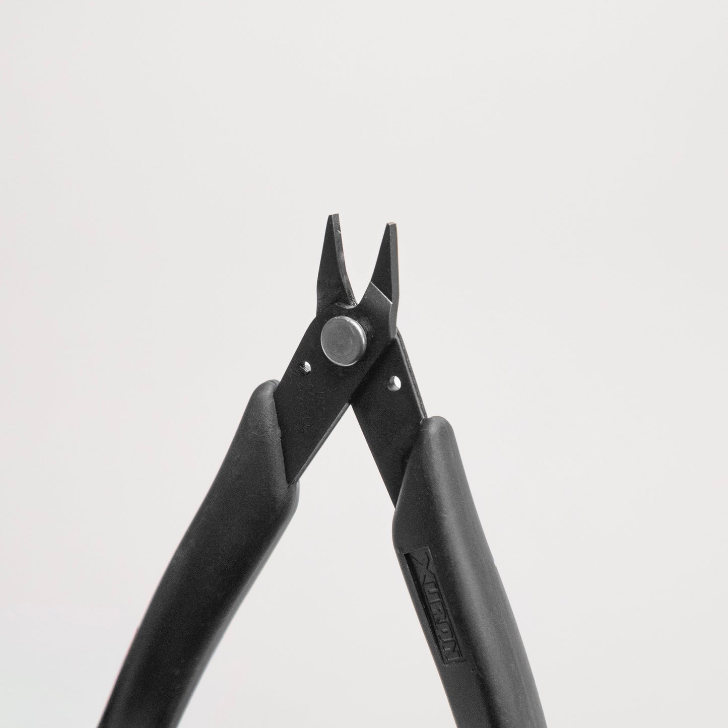 Precision Plier for Permanent Jewelry