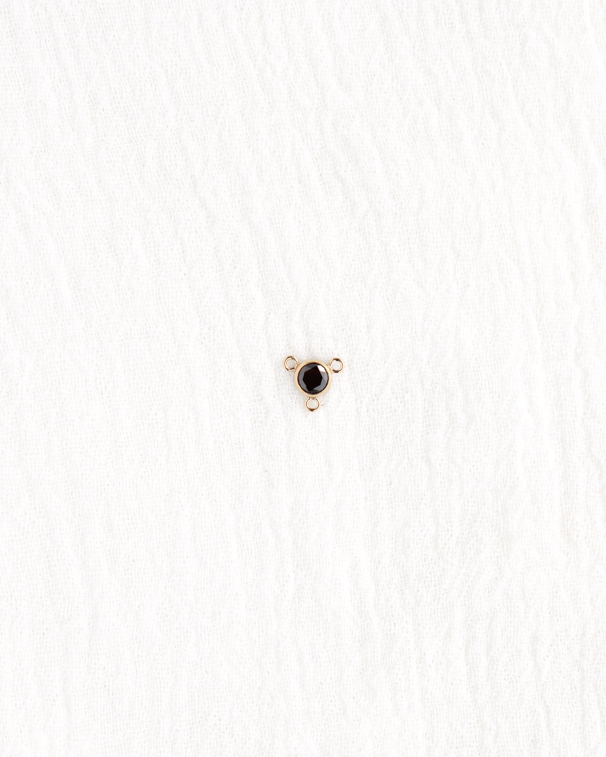 4mm Black CZ Y Connector, CN492