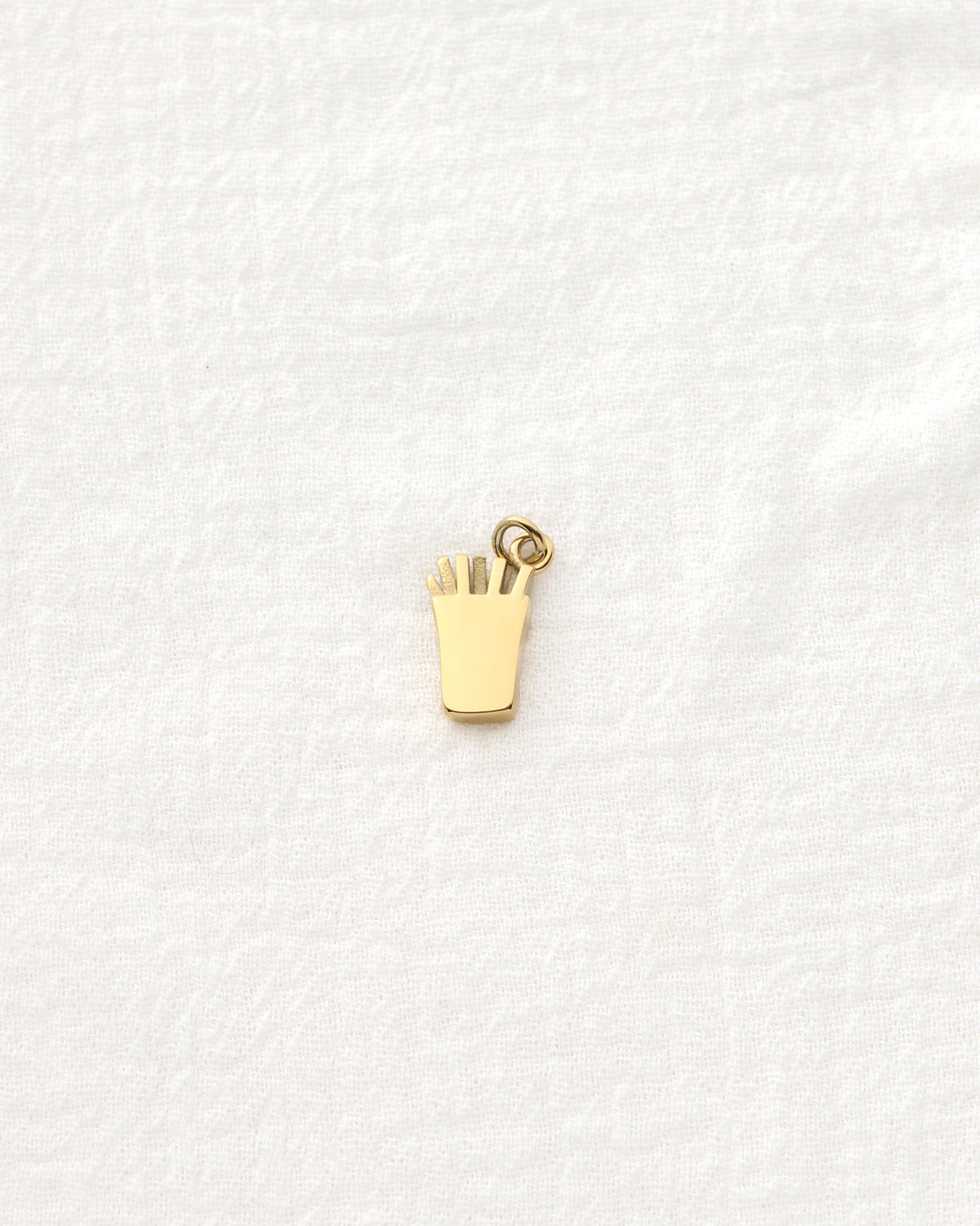18mm Fries PVD Charm, CH467