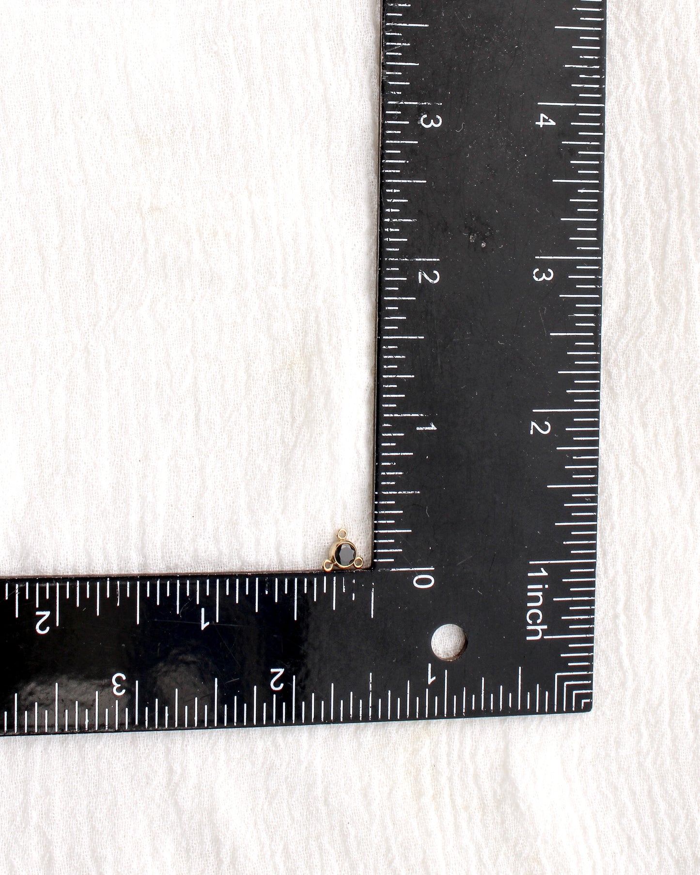 4mm Black CZ Y Connector, CN492