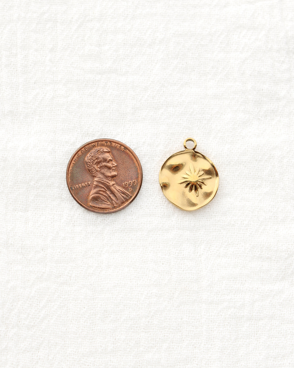 19mm Hammered Disc with Star PVD Charm, CH476