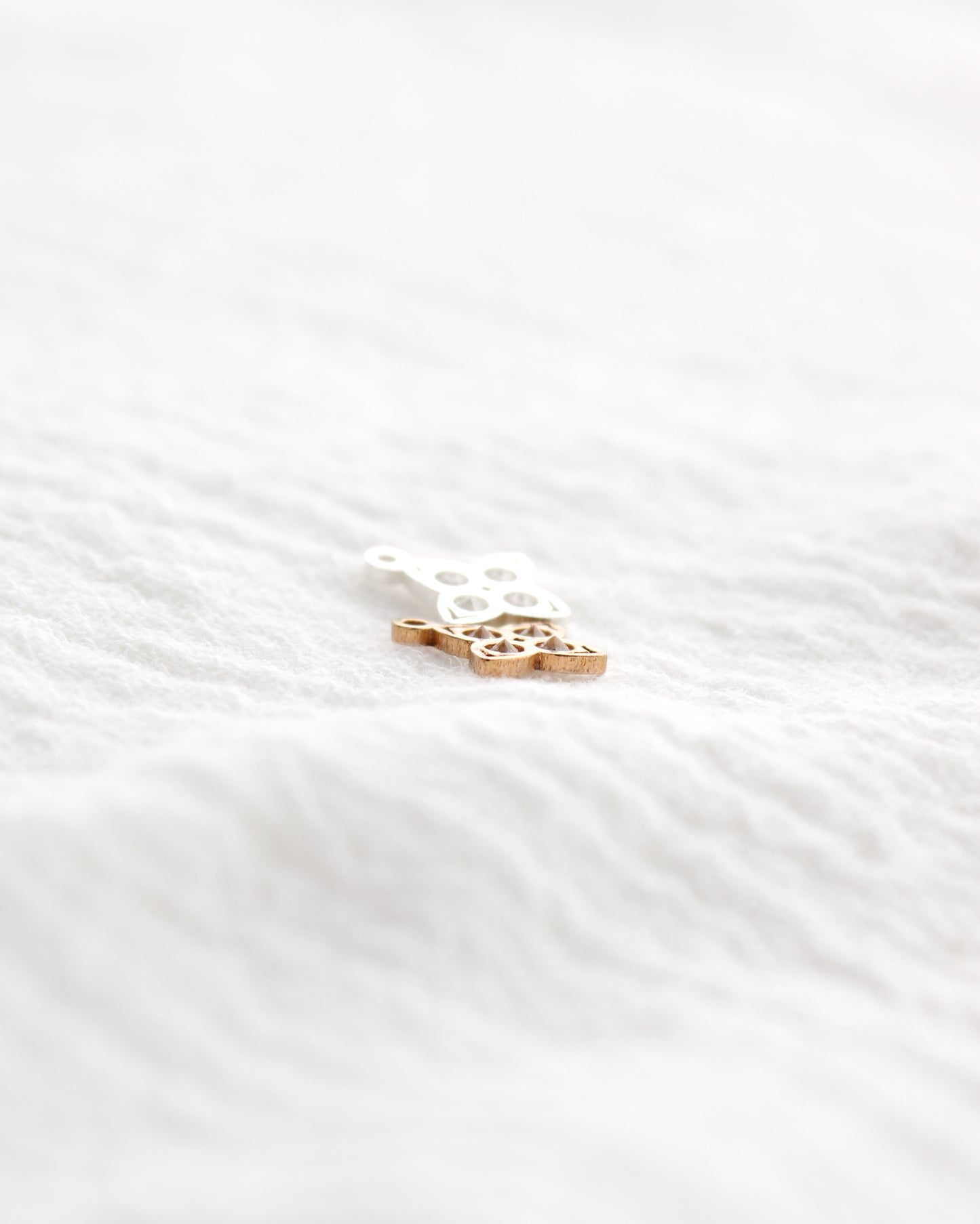 9mm 4 Leaf Clover Charm w/ CZ, CH360