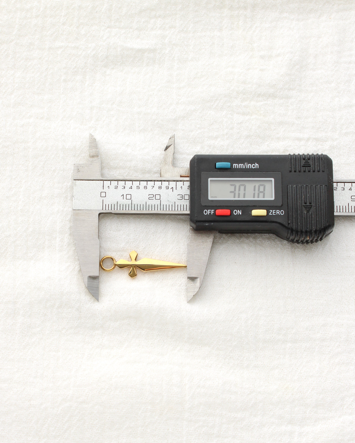 30mm Dagger PVD Charm, CH485