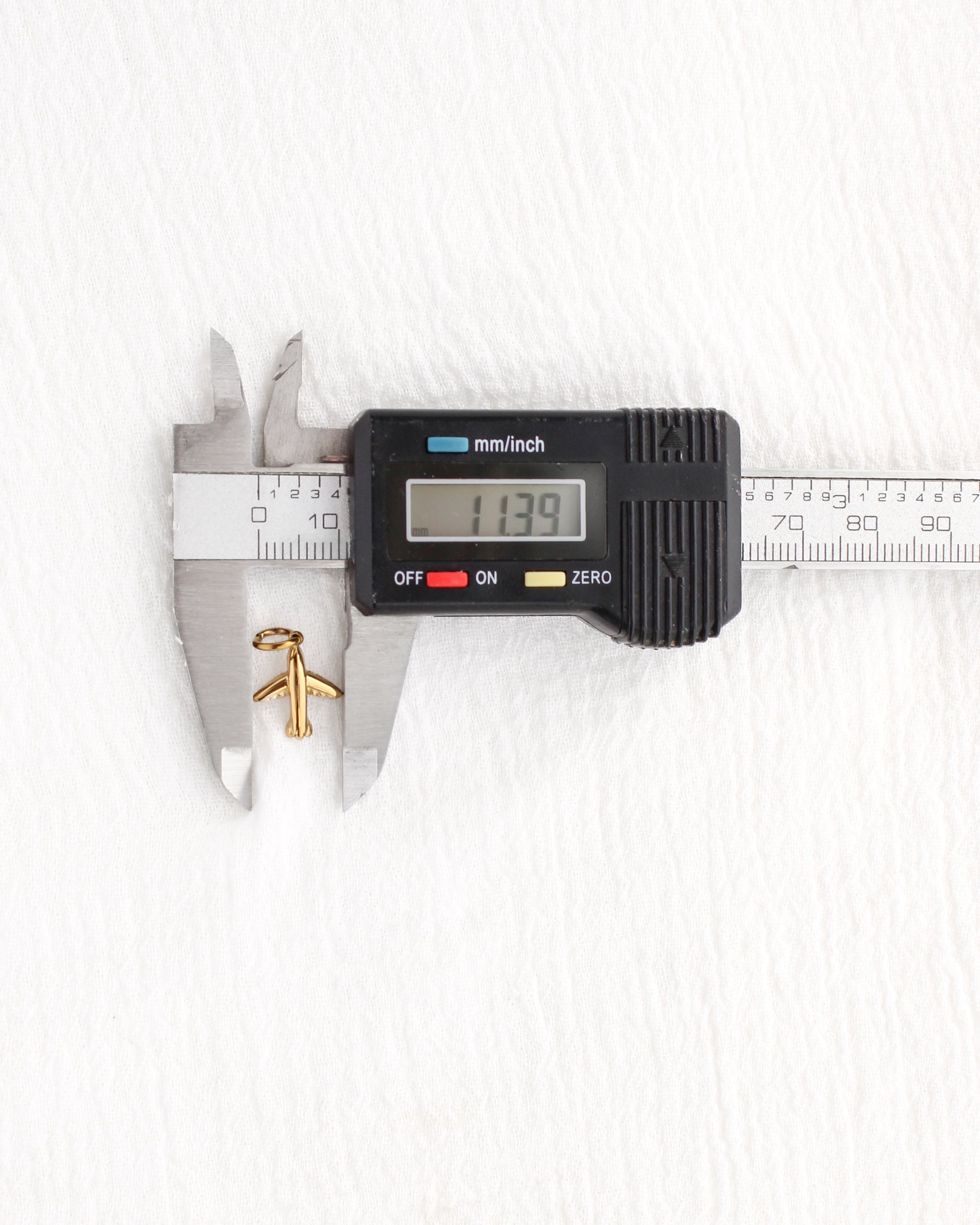 14mm Airplane PVD Charm, CH386
