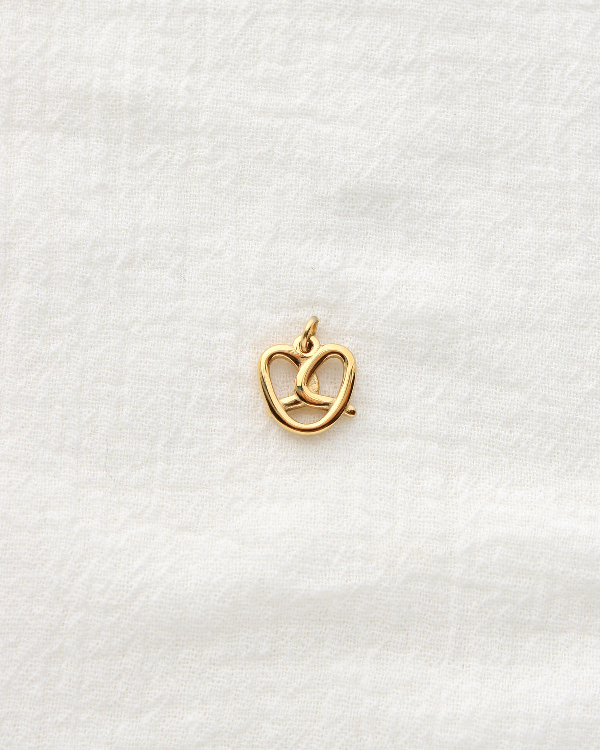 13mm Pretzel PVD Charm, CH468