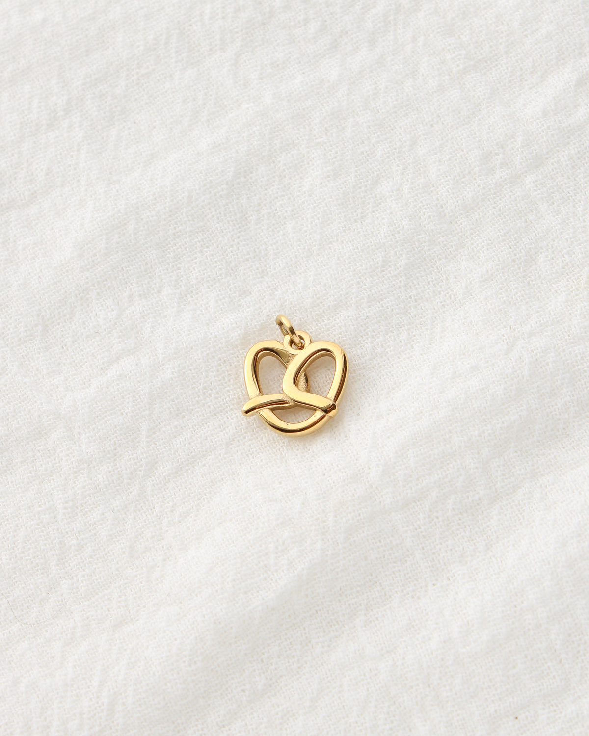 13mm Pretzel PVD Charm, CH468