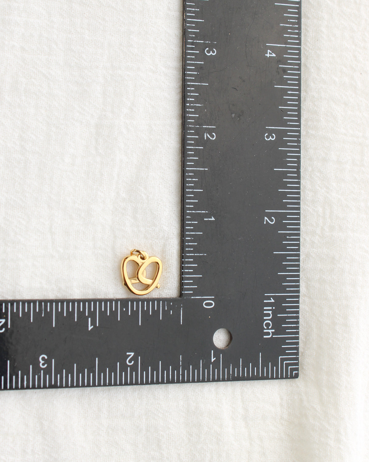 13mm Pretzel PVD Charm, CH468
