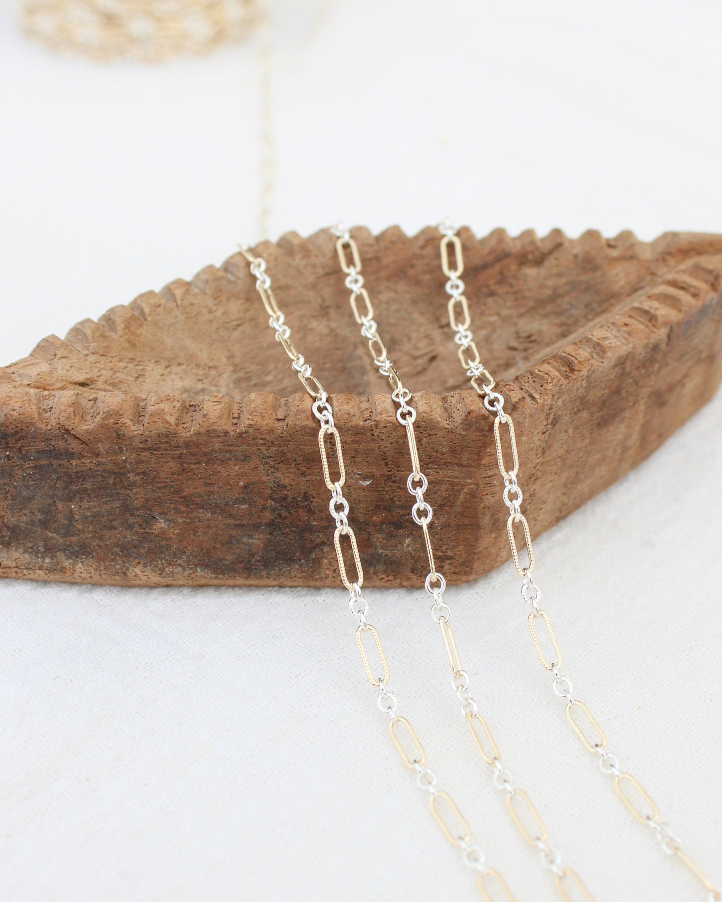 2.3mm Patterned Long and Short 1+3 Mixed Metal Chain, M243