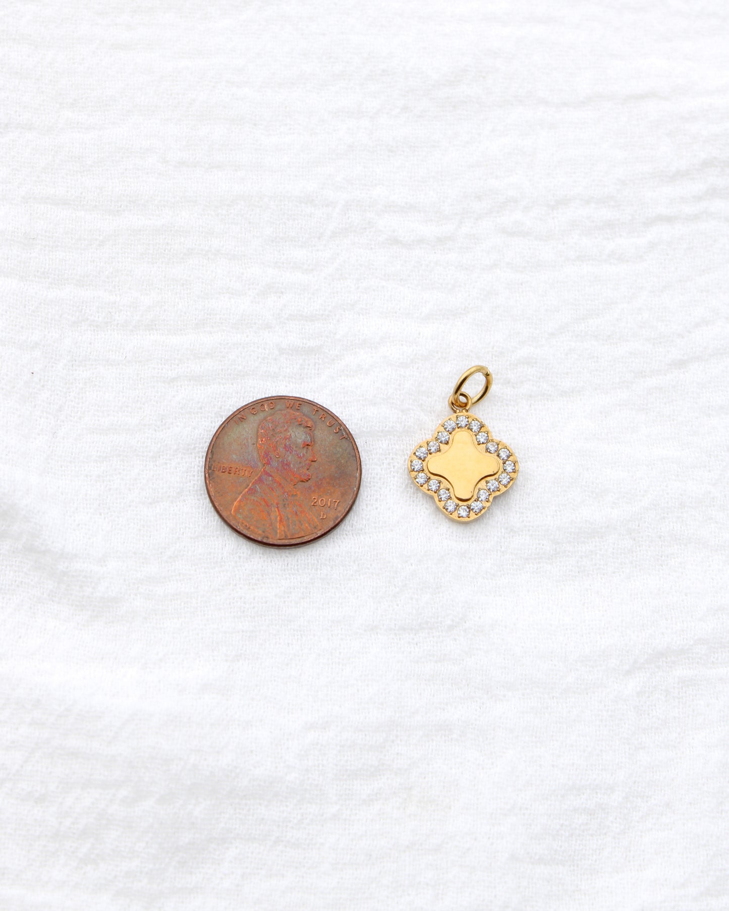 16mm Quatrefoil w/ CZ PVD Charm, CH407