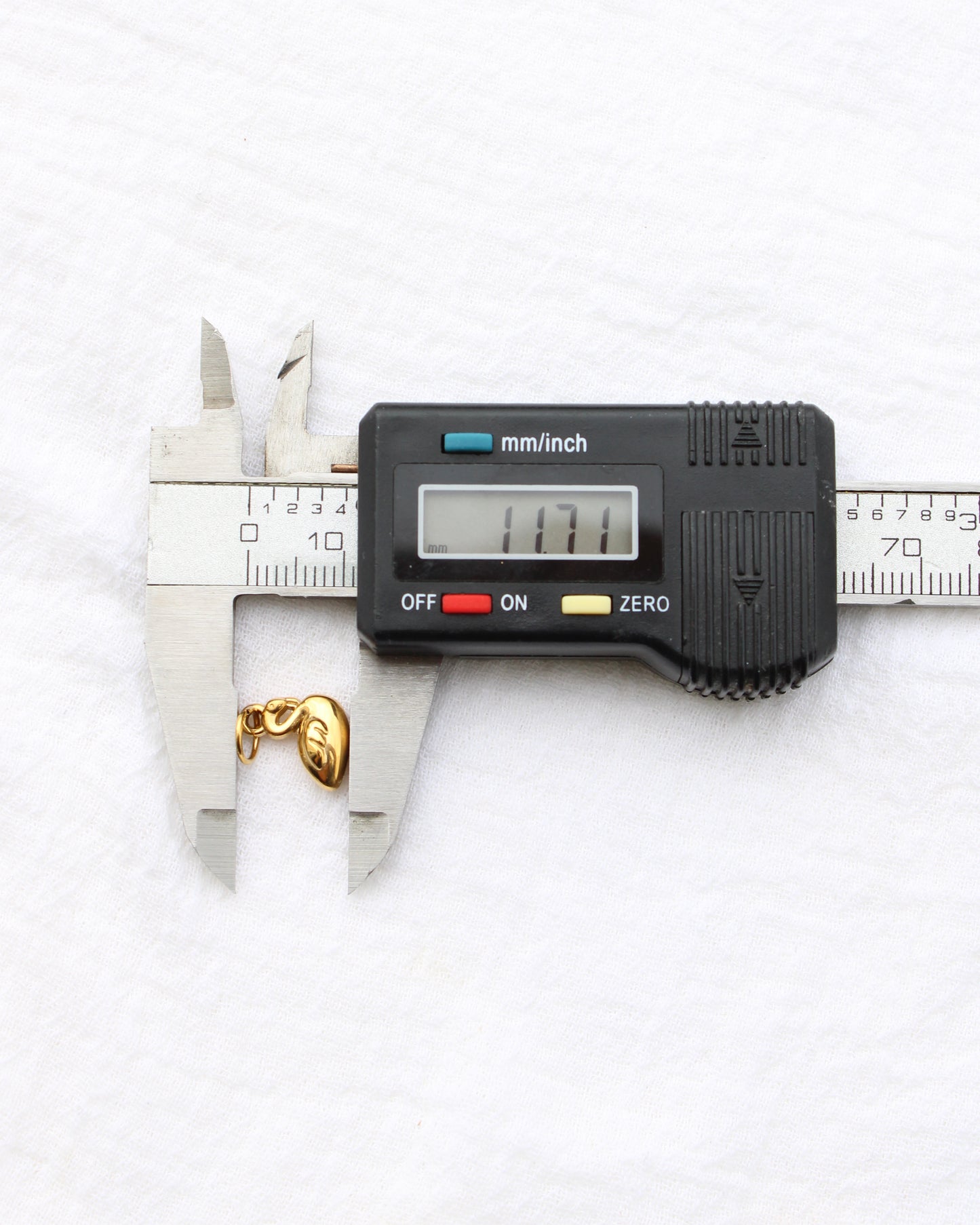 12mm Swan PVD Charm, CH390
