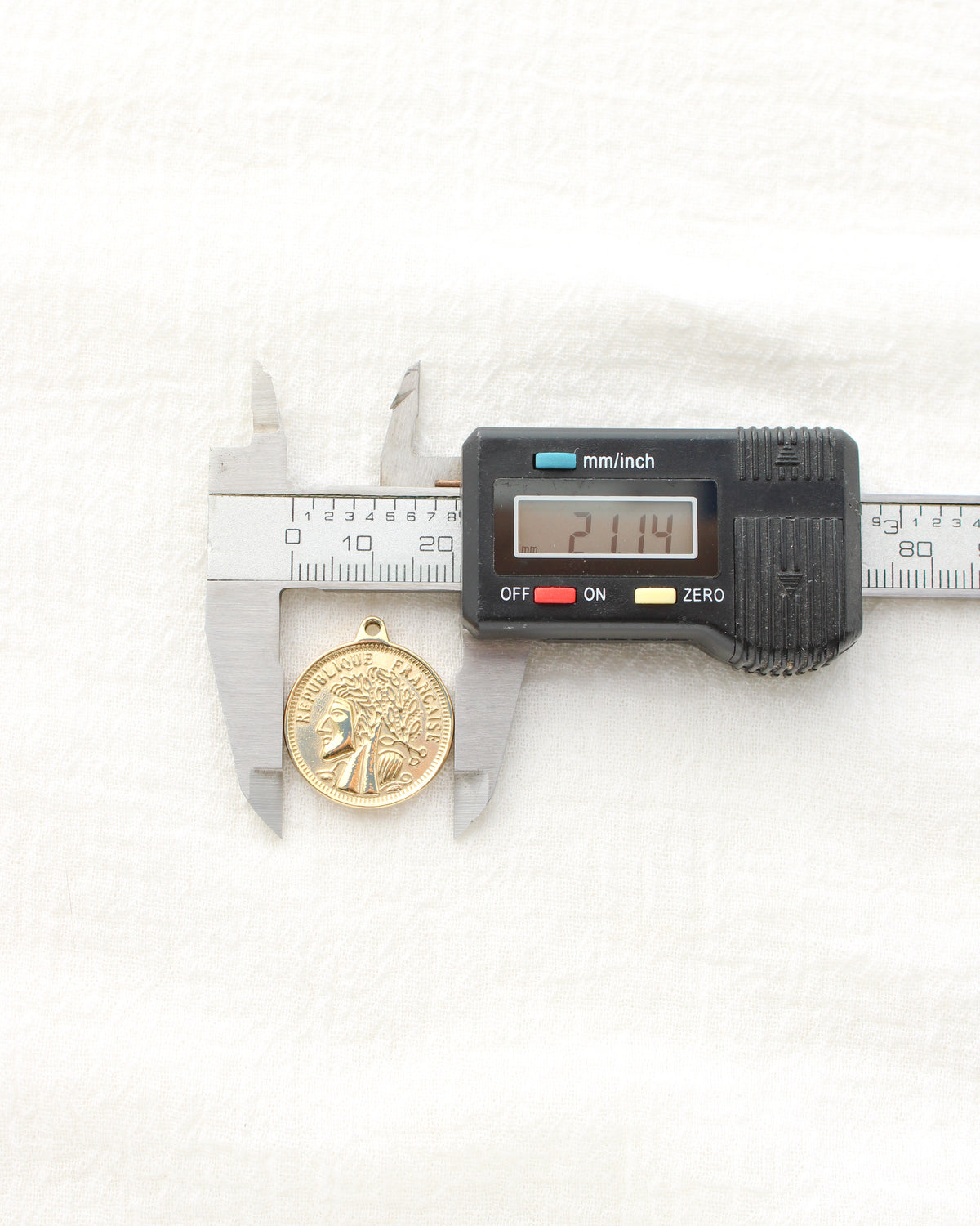 24mm Vintage Coin PVD Charm, CH497