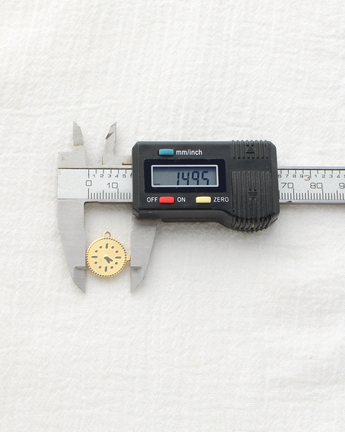 16mm Clock PVD Charm, CH502