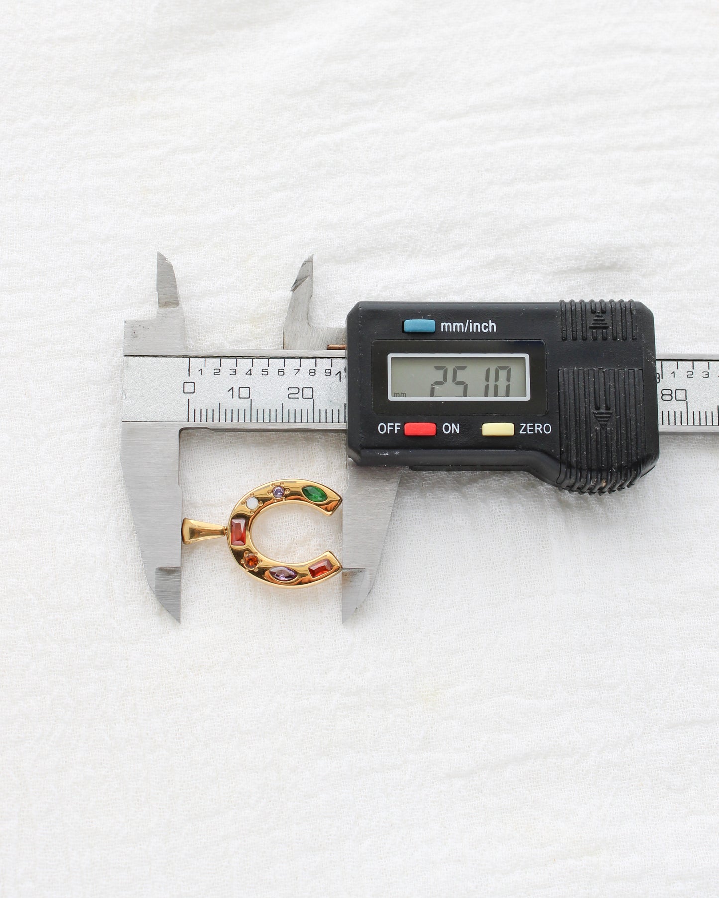 25mm Horseshoe w/ Rhinestones PVD Charm, CH399