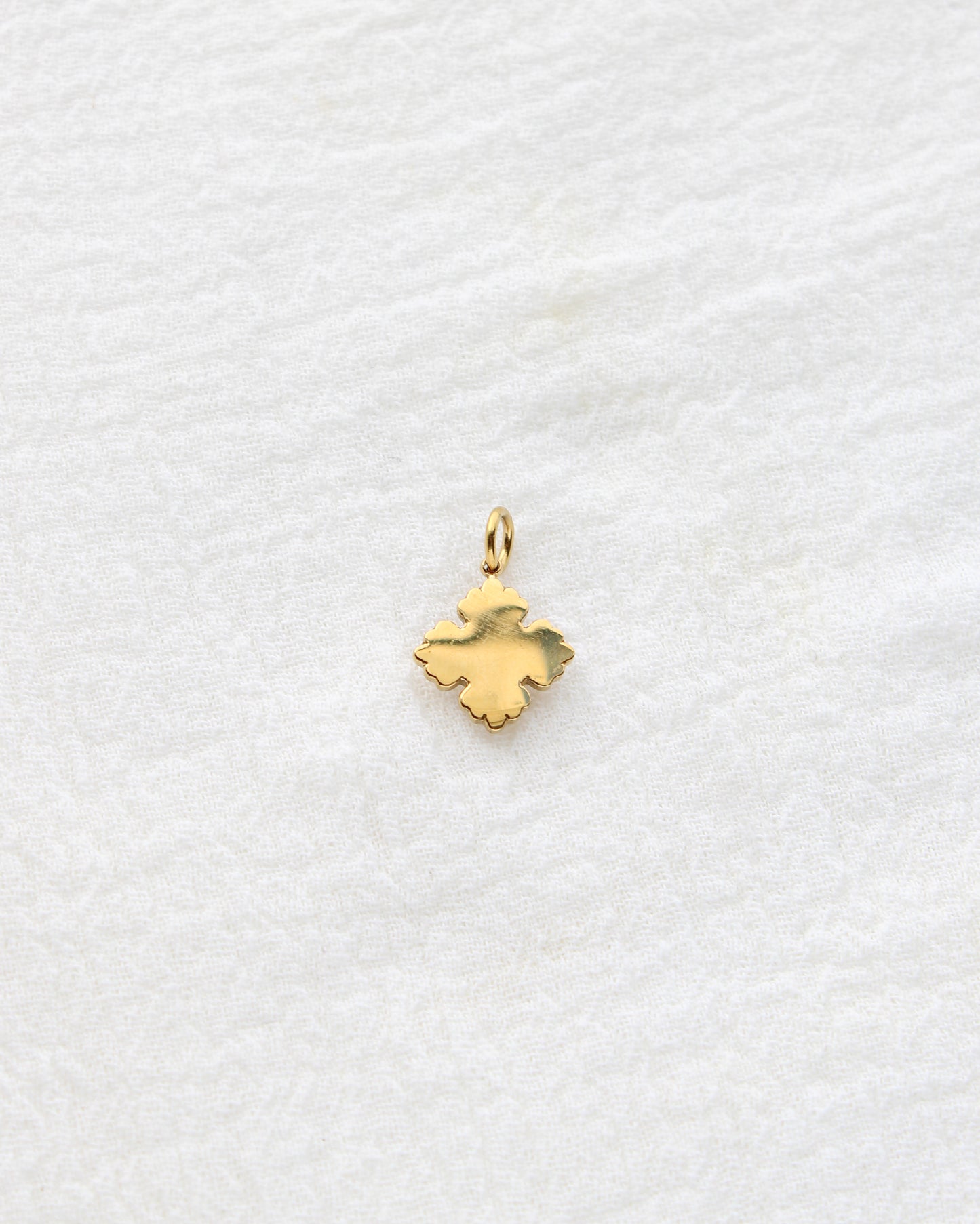 11mm Quatrefoil w/ Opal PVD Charm, CH409