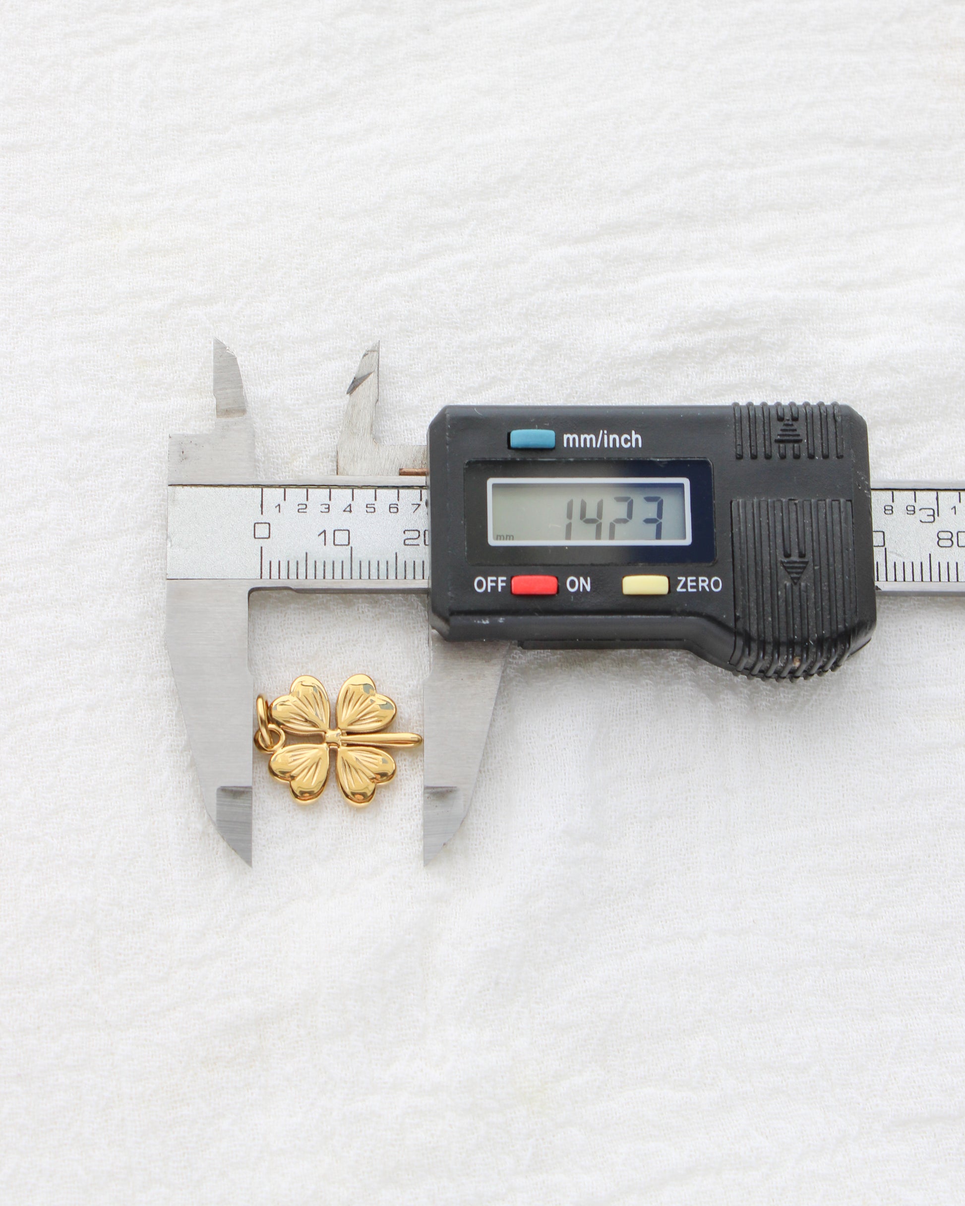 14mm Clover PVD Charm, CH405