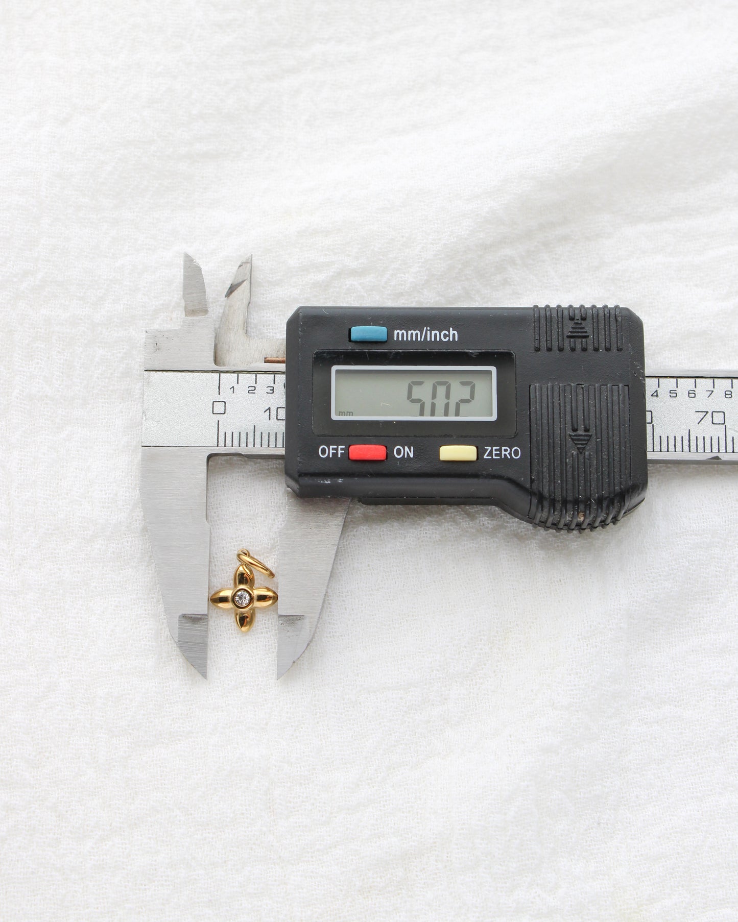 7mm Small Flower PVD Charm, CH410
