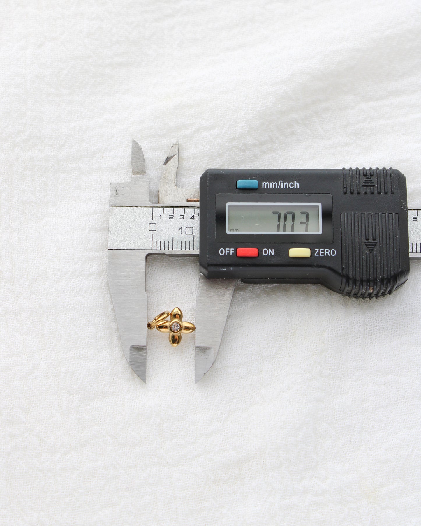 7mm Small Flower PVD Charm, CH410