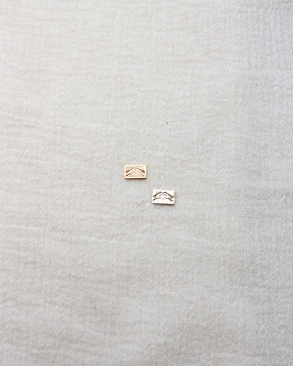 Heart hands mini bar stamped connector, SCN508