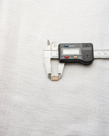 Heart hands mini bar stamped connector, SCN508