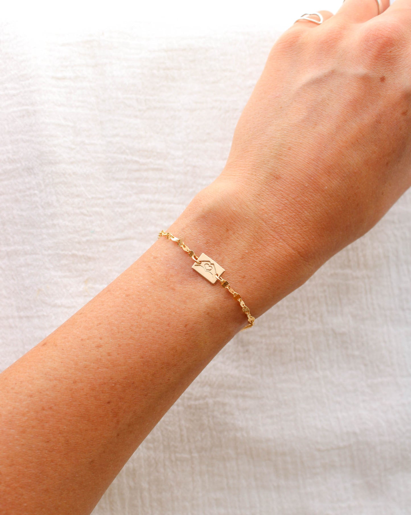 Heart hands mini bar stamped connector, SCN508
