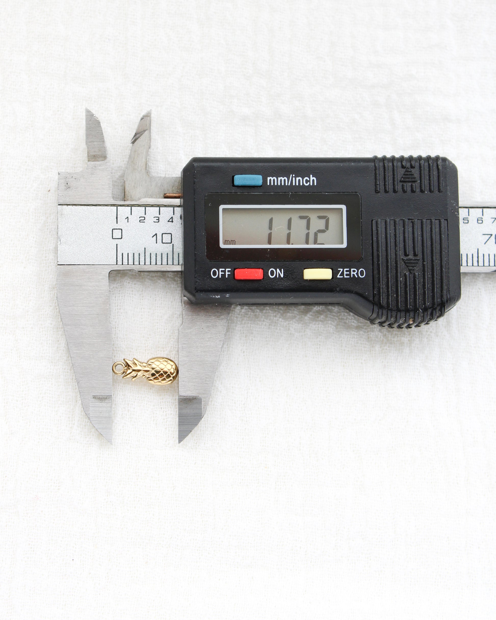12mm Pineapple PVD Charm, CH441