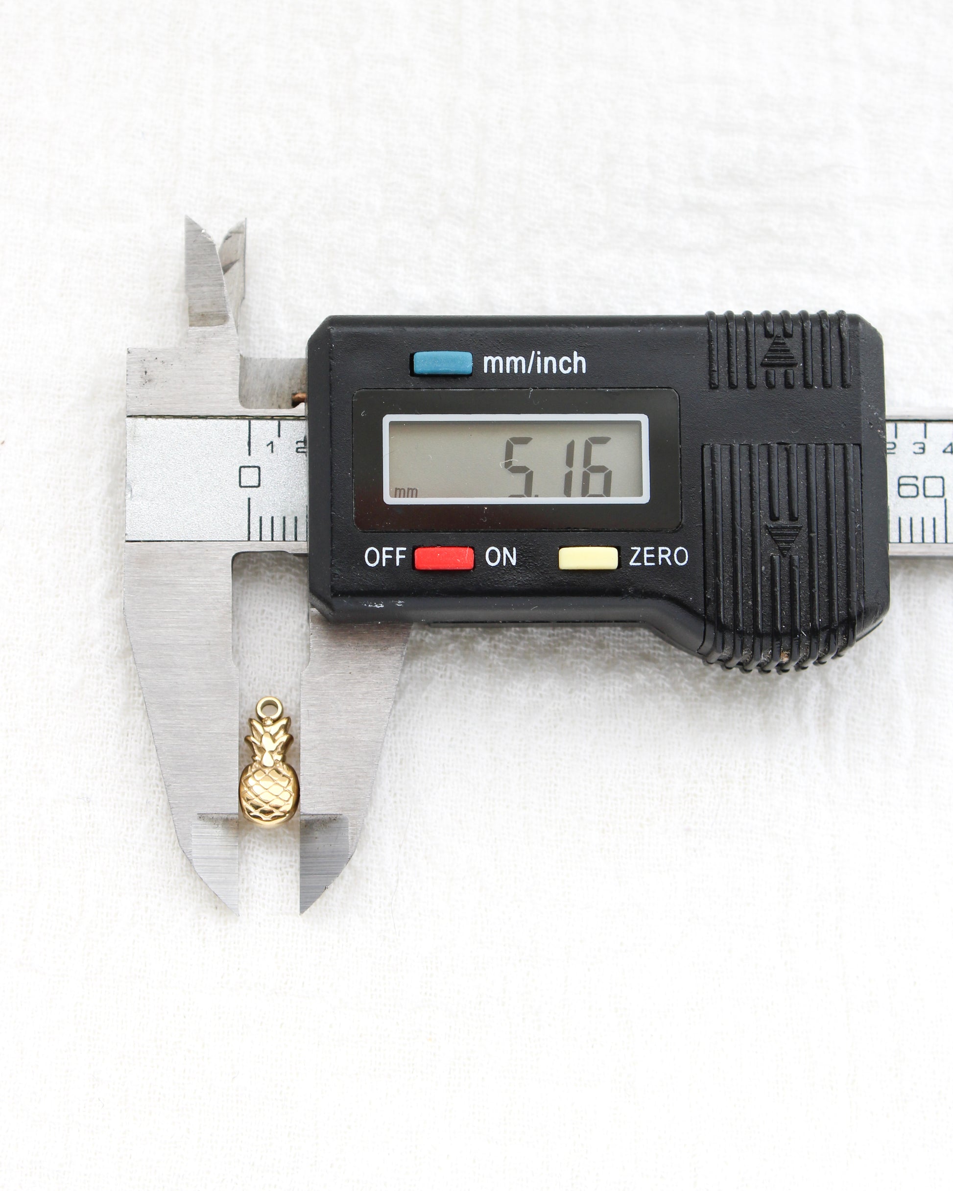 12mm Pineapple PVD Charm, CH441
