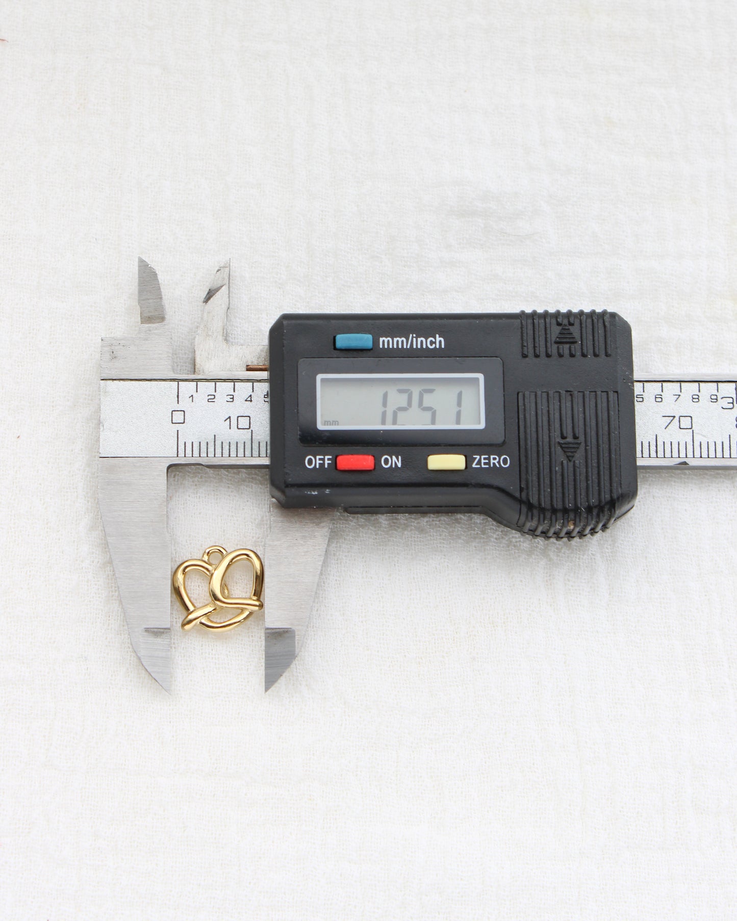 12mm Mini Pretzel PVD Charm, CH444