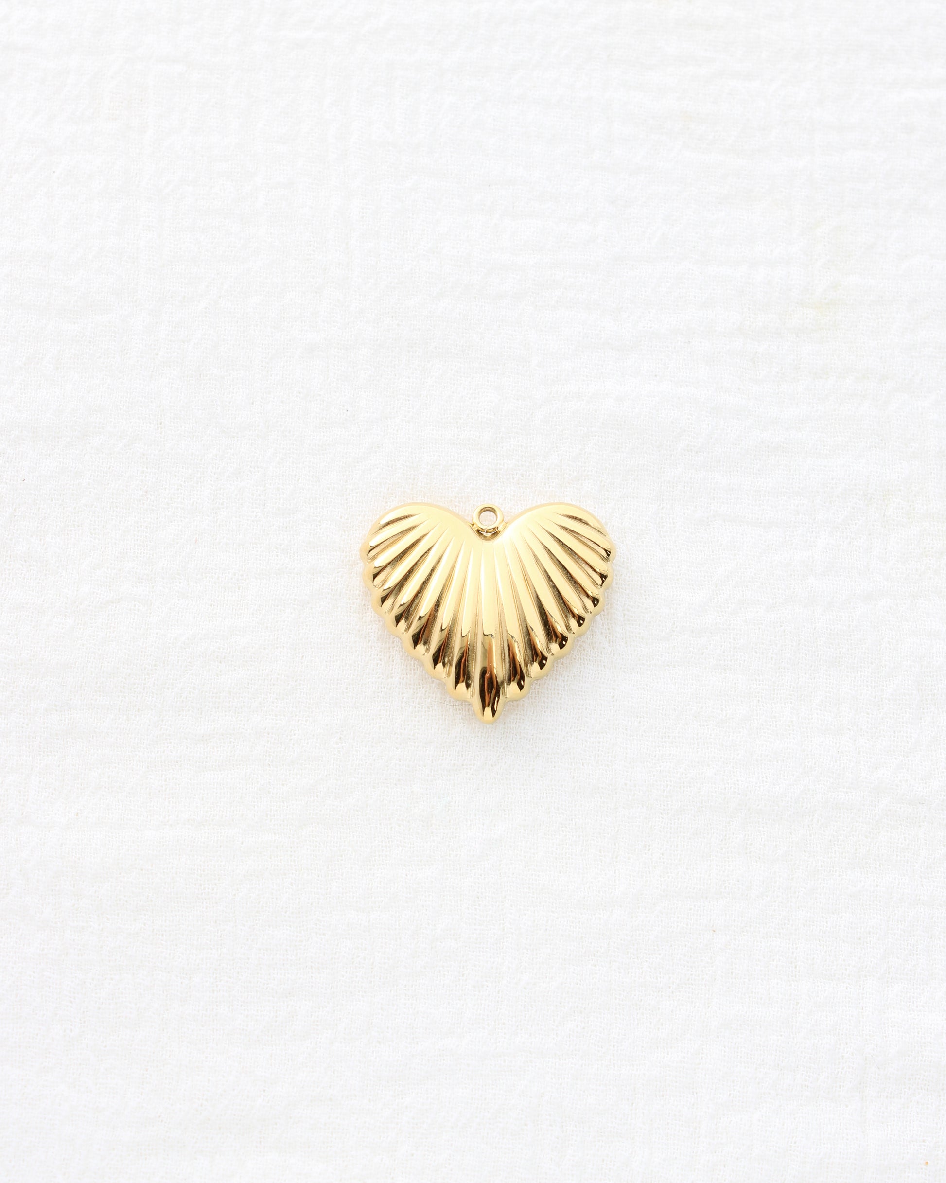 28mm Large Lined Heart PVD Charm, CH453