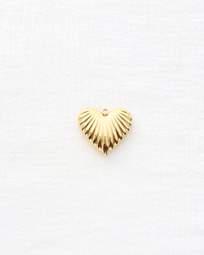 28mm Large Lined Heart PVD Charm, CH453