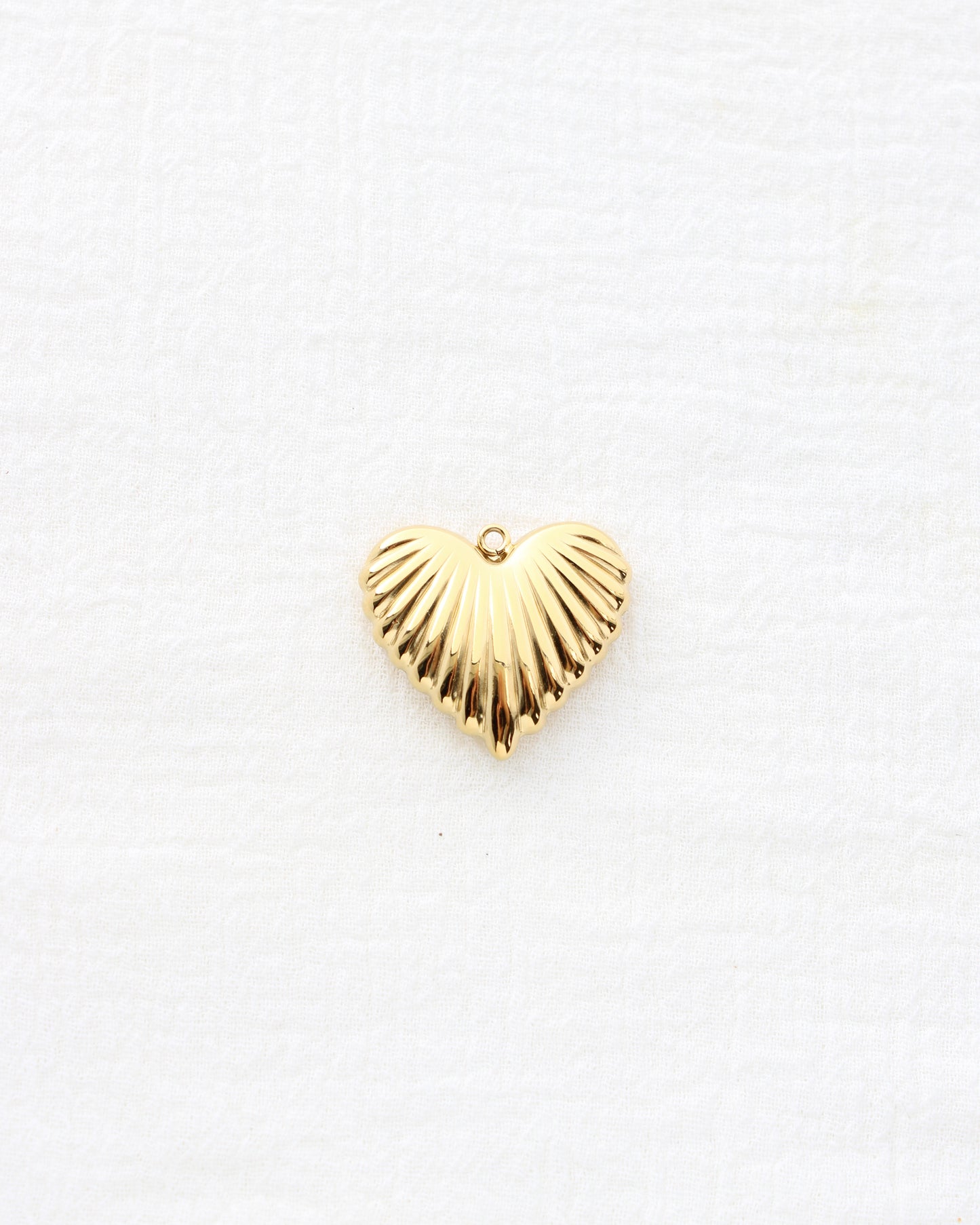 28mm Large Lined Heart PVD Charm, CH453