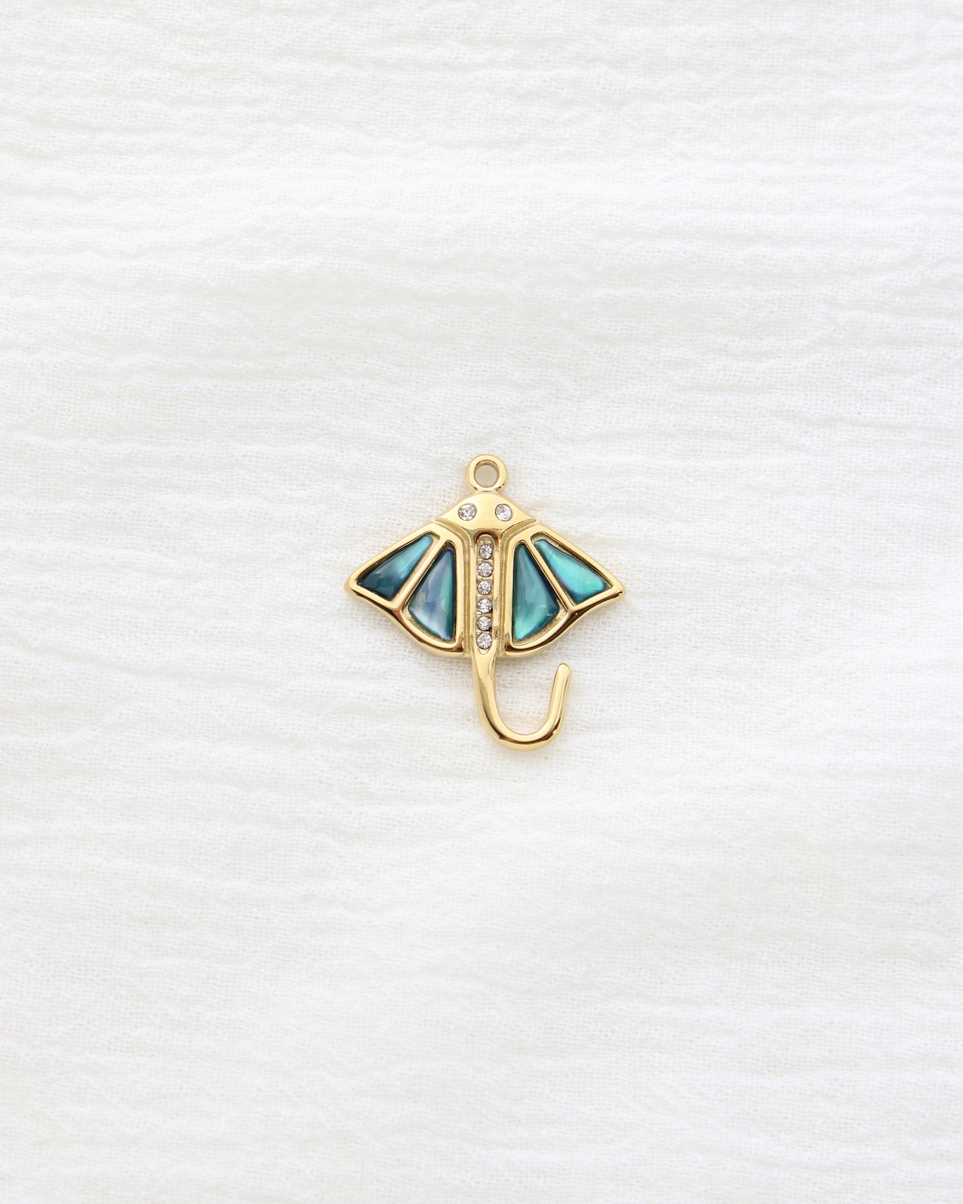 29mm Manta Ray PVD Charm, CH452
