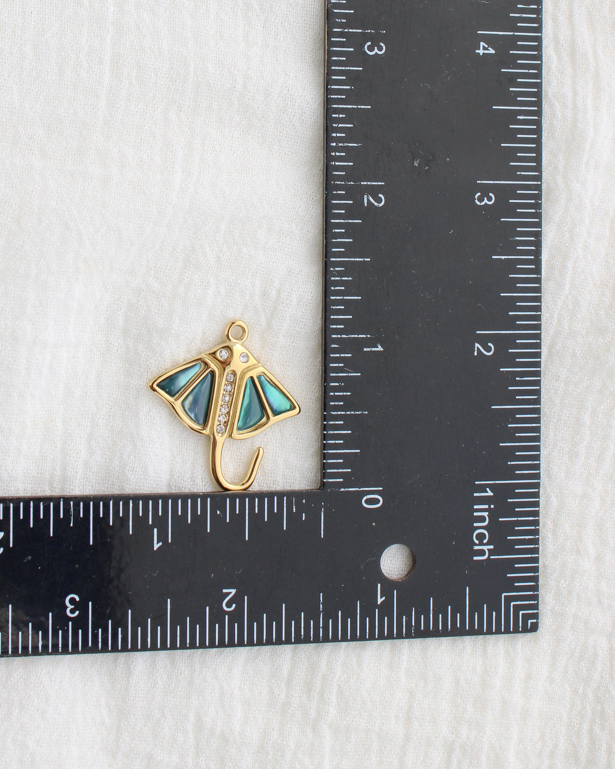 29mm Manta Ray PVD Charm, CH452