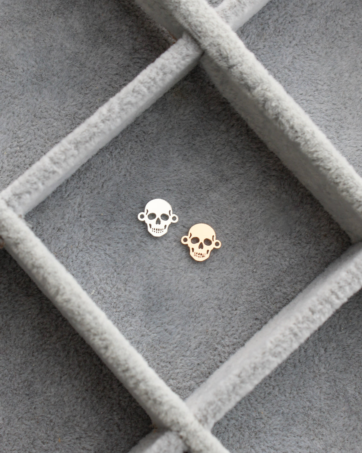Skull Connector, CN496