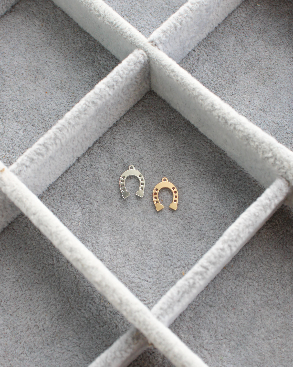 11mm Horseshoe Charm, CH301