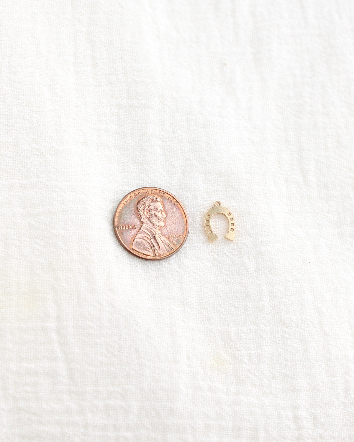11mm Horseshoe Charm, CH301