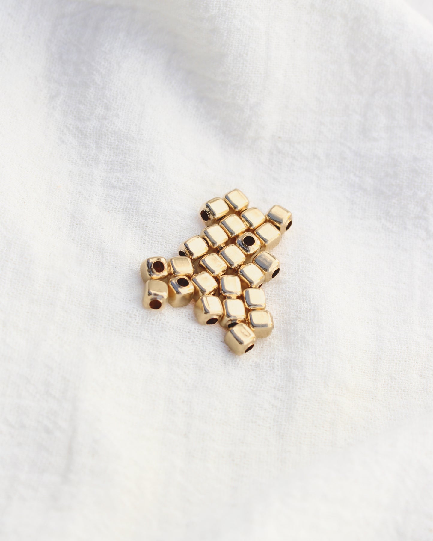 4mm Square Bead, BD04