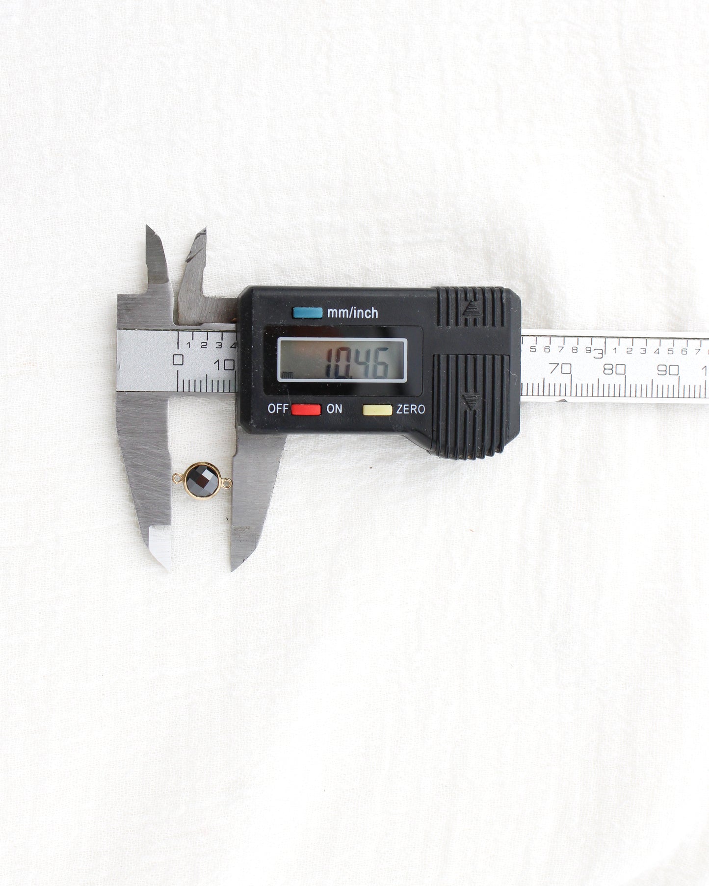 6mm Onyx Double Sided Checkerboard Connector, CN275