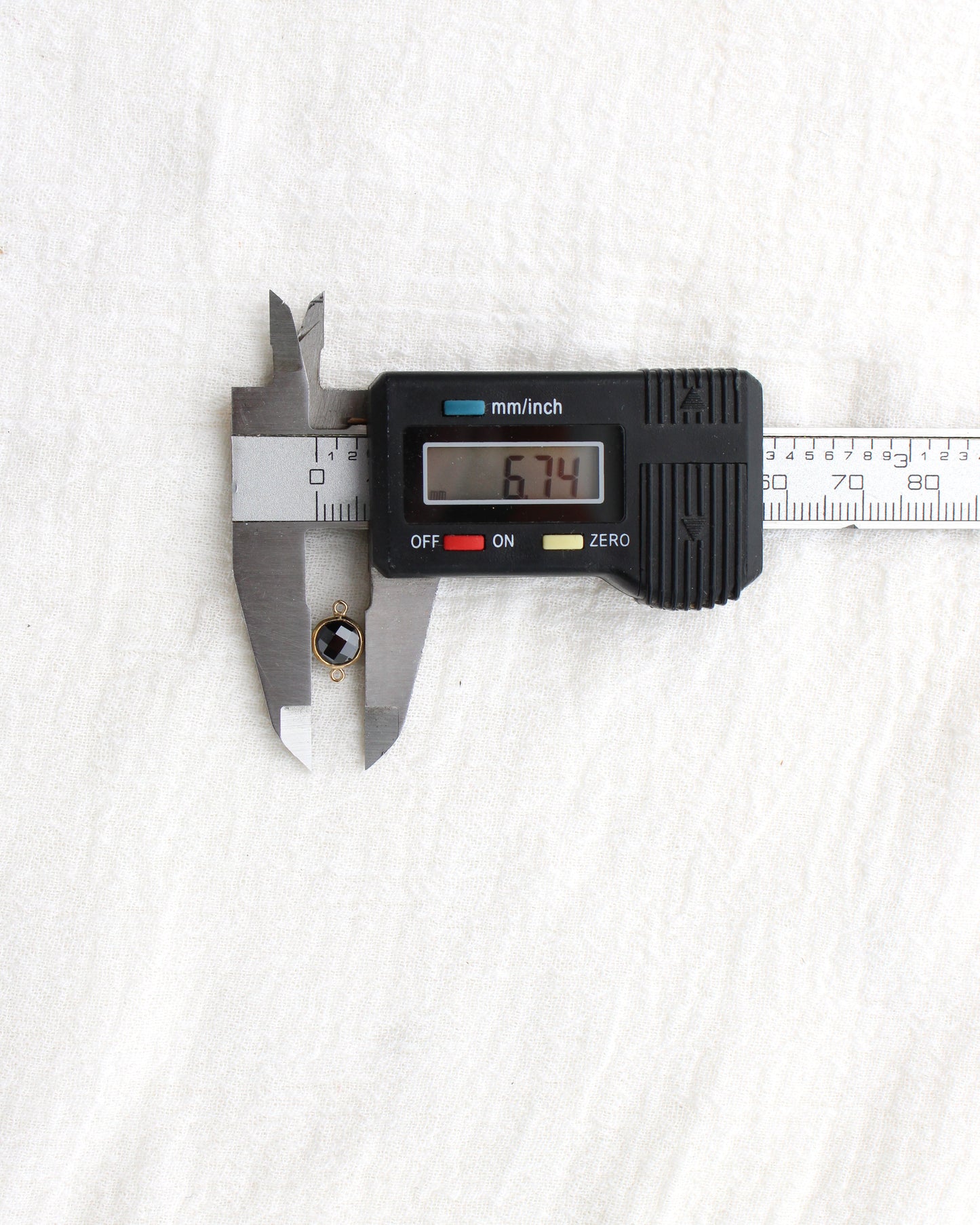 6mm Onyx Double Sided Checkerboard Connector, CN275
