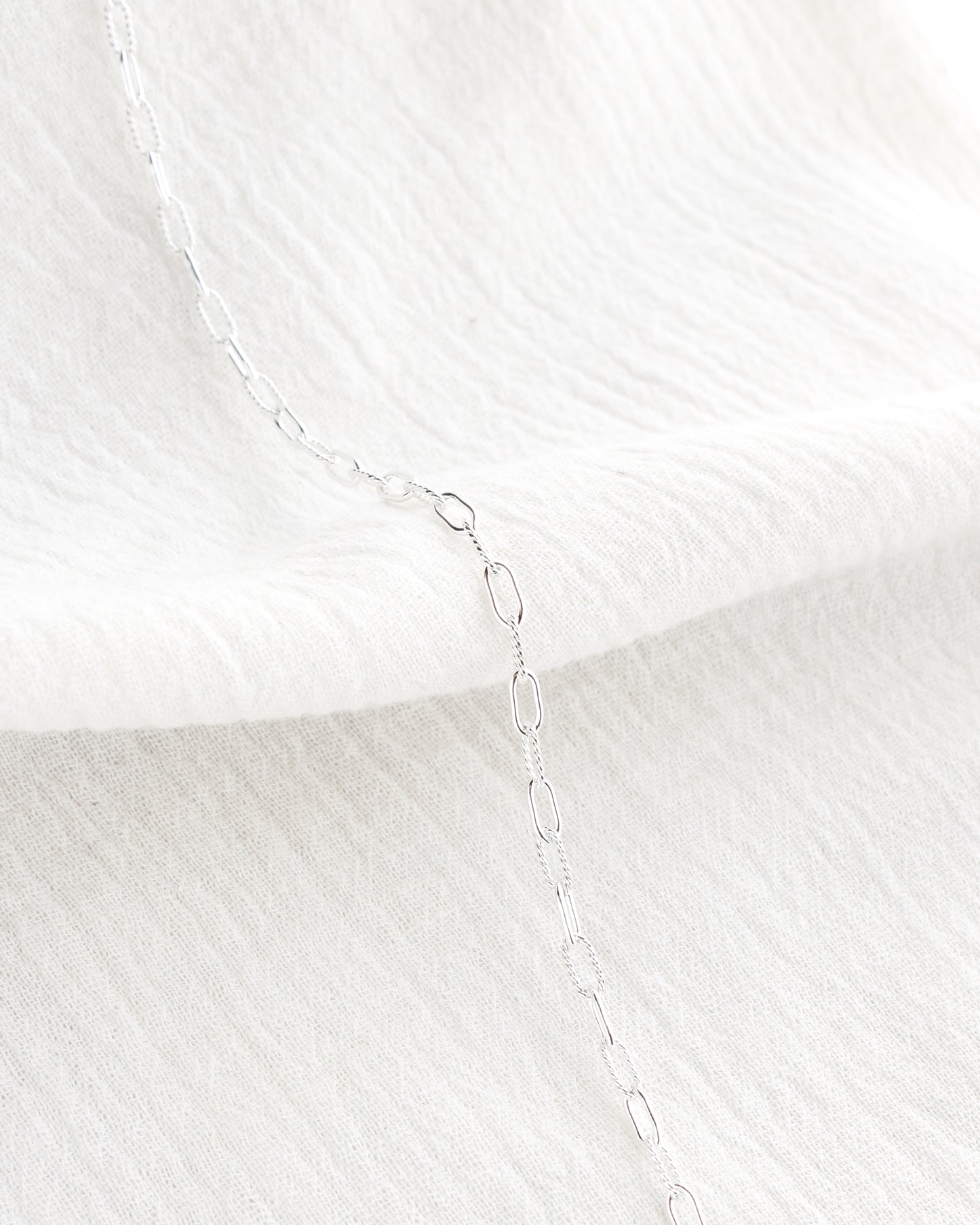 3mm Alernate Twisted Paperclip Chain, S247, G247