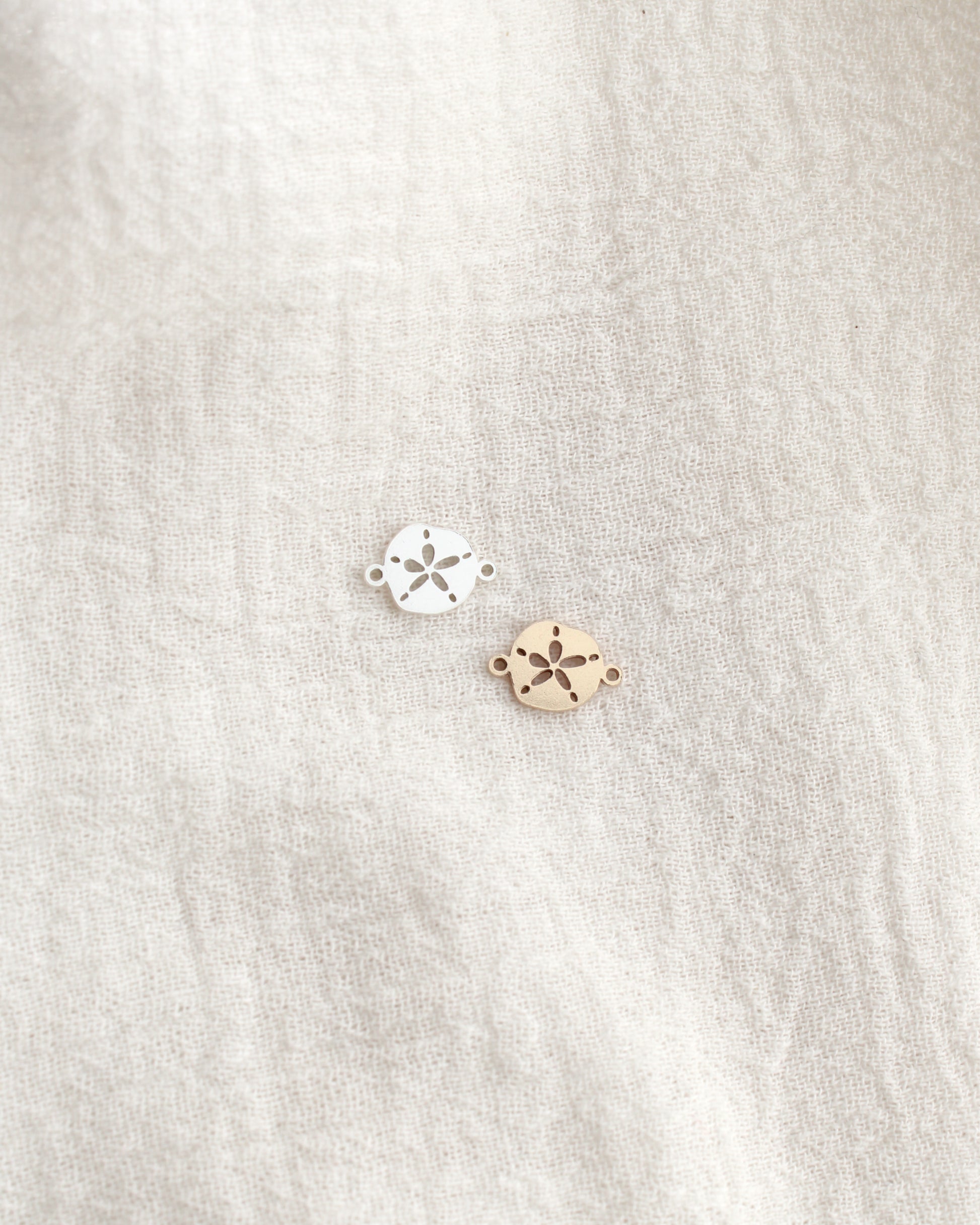 Sand Dollar Connector, CN440