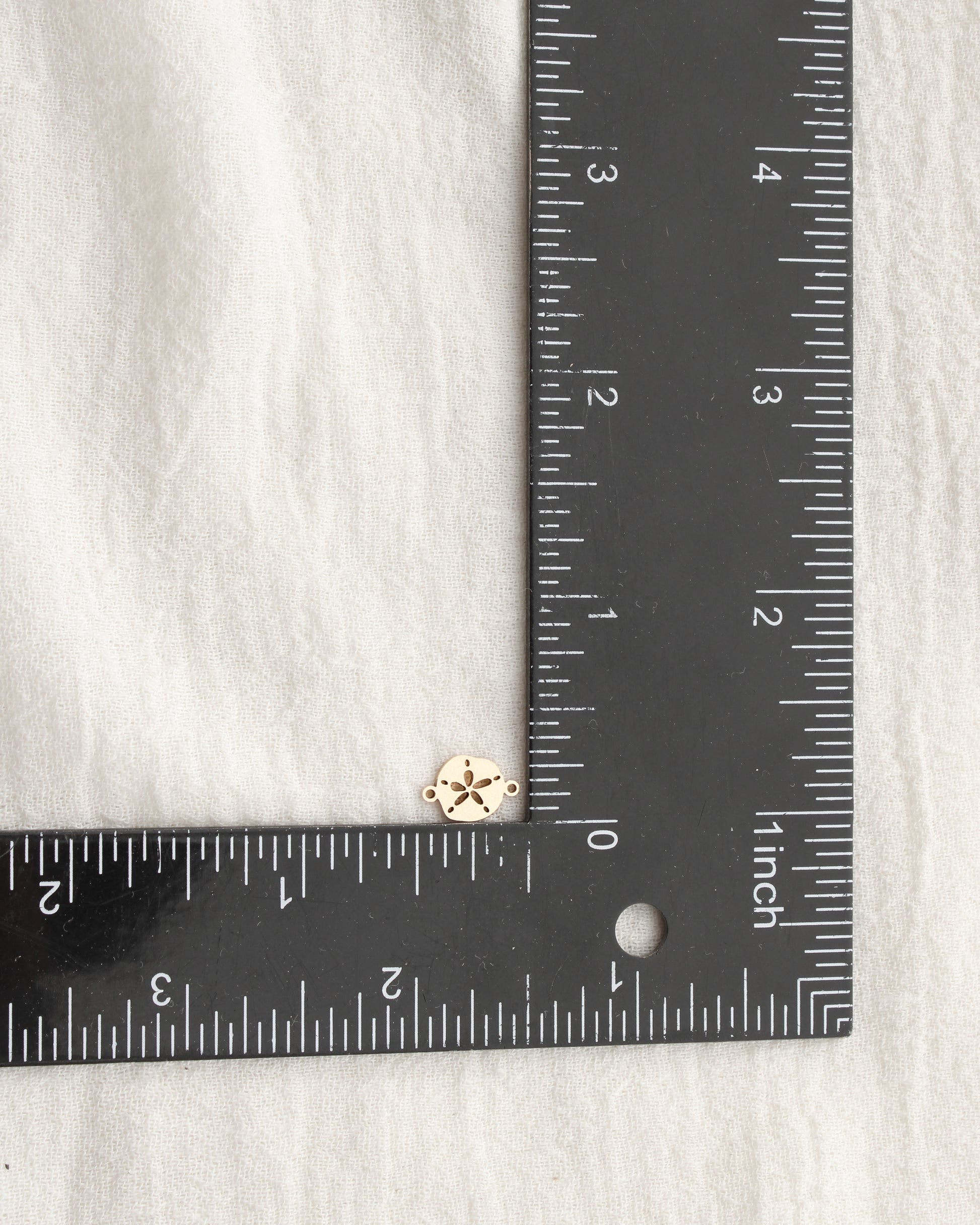 Sand Dollar Connector, CN440